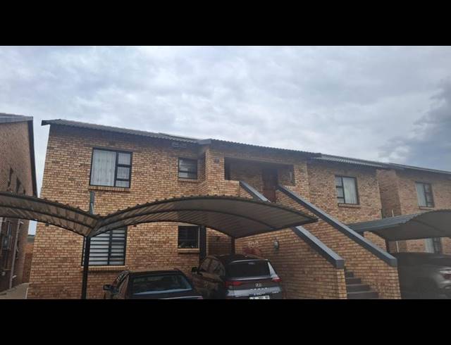 3 BEDROOM APARTMENT FOR SALE IN KLIPPOORTJE